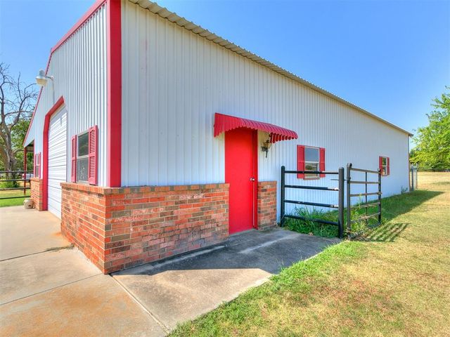 5401 Castle Ridge Drive, Mustang, OK 73064