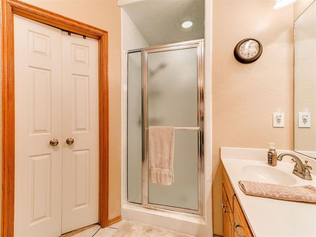5401 Castle Ridge Drive, Mustang, OK 73064