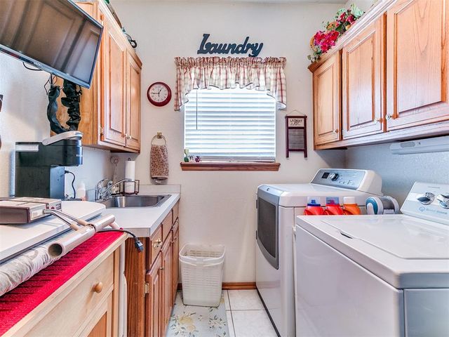 5401 Castle Ridge Drive, Mustang, OK 73064