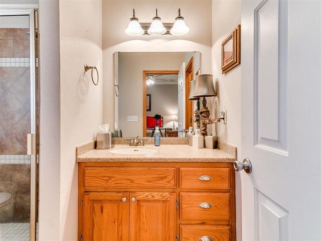 5401 Castle Ridge Drive, Mustang, OK 73064