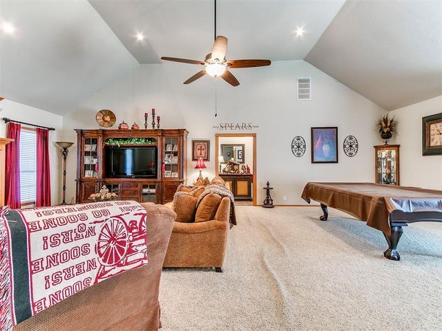 5401 Castle Ridge Drive, Mustang, OK 73064