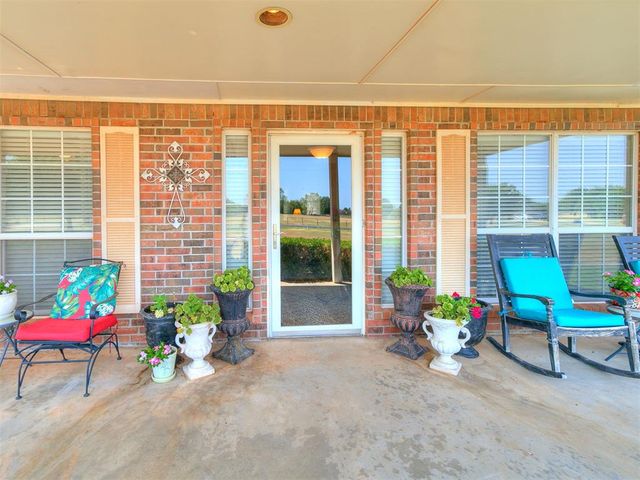 5401 Castle Ridge Drive, Mustang, OK 73064