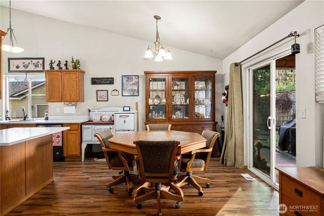 5339 S Island Drive E, Bonney Lake, WA 98391