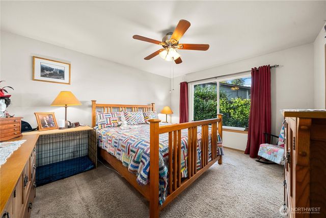 5339 S Island Drive E, Bonney Lake, WA 98391