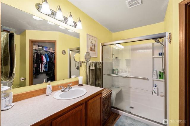 5339 S Island Drive E, Bonney Lake, WA 98391