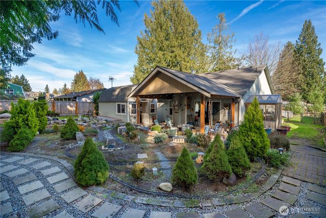 5339 S Island Drive E, Bonney Lake, WA 98391