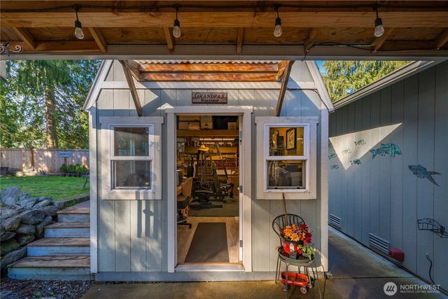 5339 S Island Drive E, Bonney Lake, WA 98391