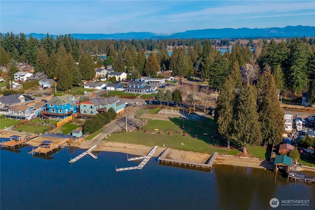 5339 S Island Drive E, Bonney Lake, WA 98391