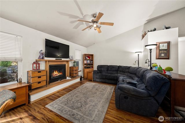 5339 S Island Drive E, Bonney Lake, WA 98391