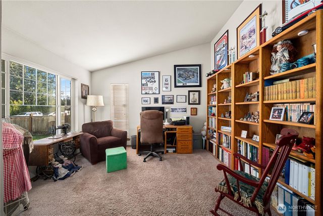 5339 S Island Drive E, Bonney Lake, WA 98391