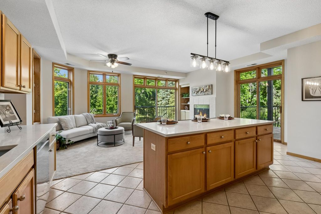 5555 Dewey Hill Road 202, Edina, MN 55439 — exterior
