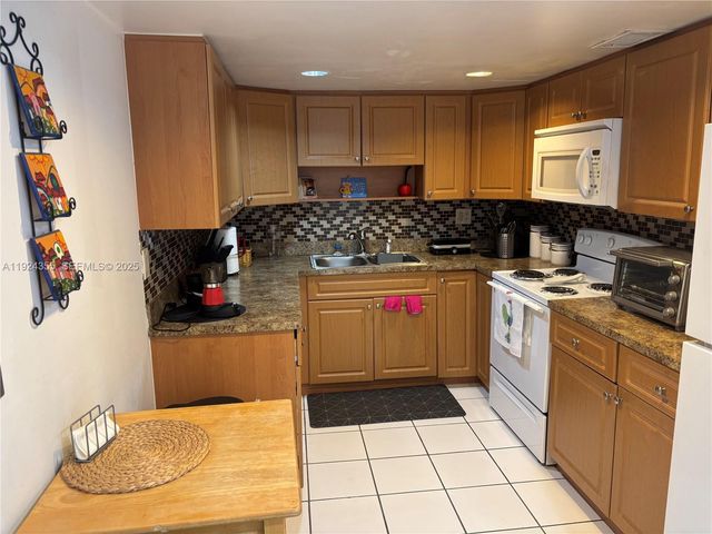 14250 SW 62nd St 520, Miami, FL 33183