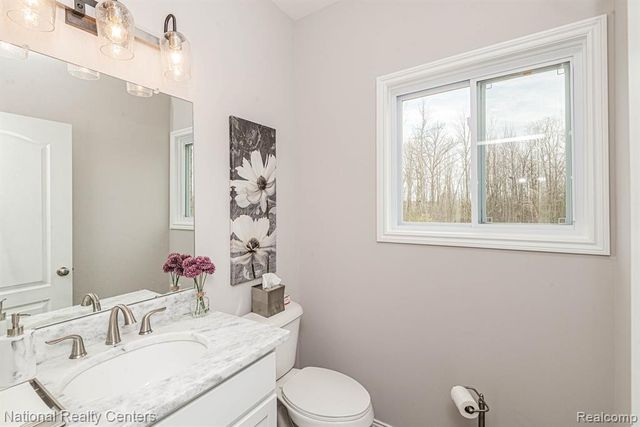 53212 Woodland Meadows, Chesterfield, MI 48047