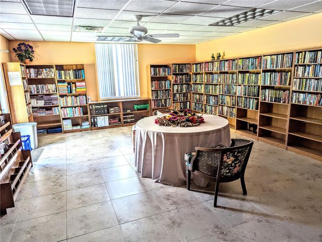 39820 US HIGHWAY 19 N 199, Tarpon Springs, FL 34689