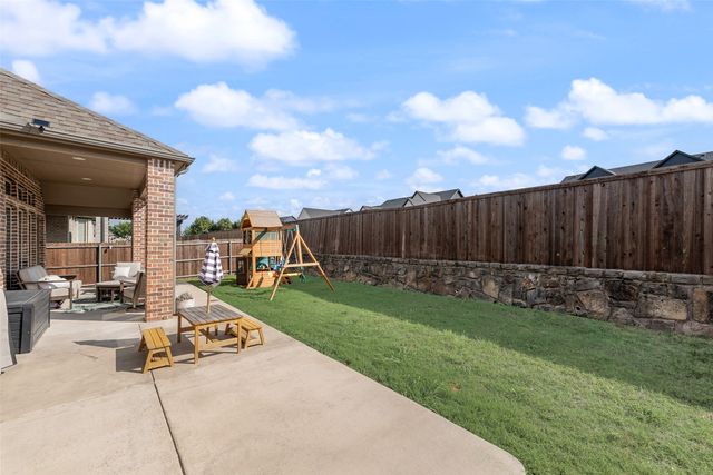 961 Canterbury Lane, Forney, TX 75126