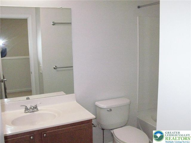 8531 Putnam Court, Upper Macungie Twp, PA 18031