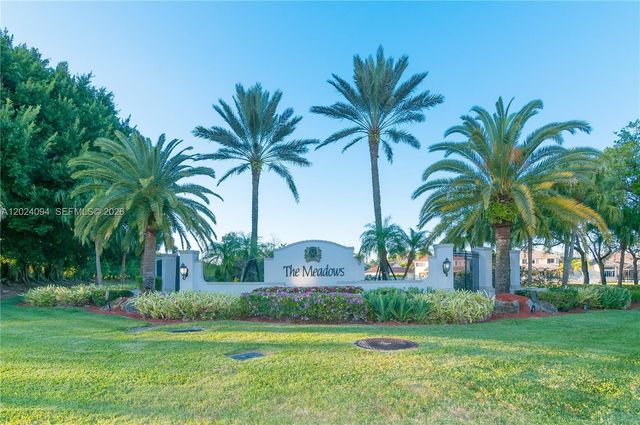 885 Tanglewood Cir, Weston, FL 33327