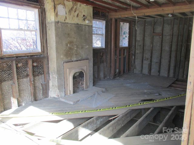 5 Boston Way, Asheville, NC 28803