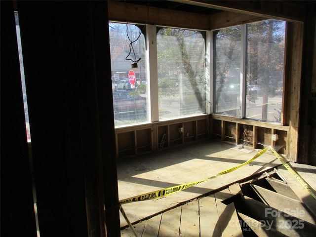 5 Boston Way, Asheville, NC 28803