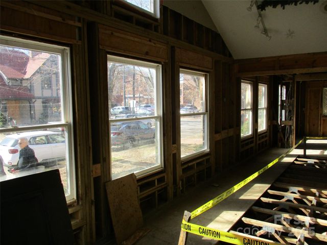 5 Boston Way, Asheville, NC 28803