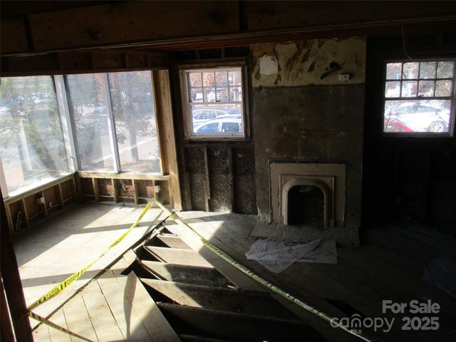 5 Boston Way, Asheville, NC 28803