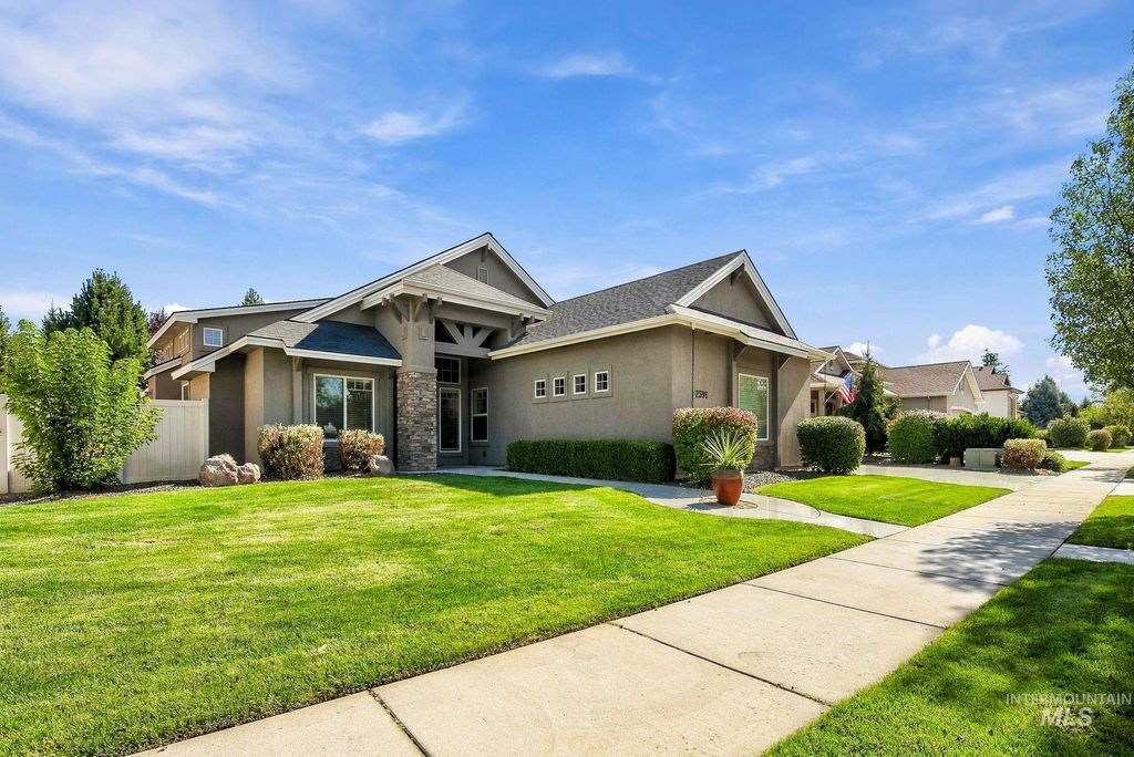 2598 E Granadillo Dr, Meridian, ID 83646 photo 2