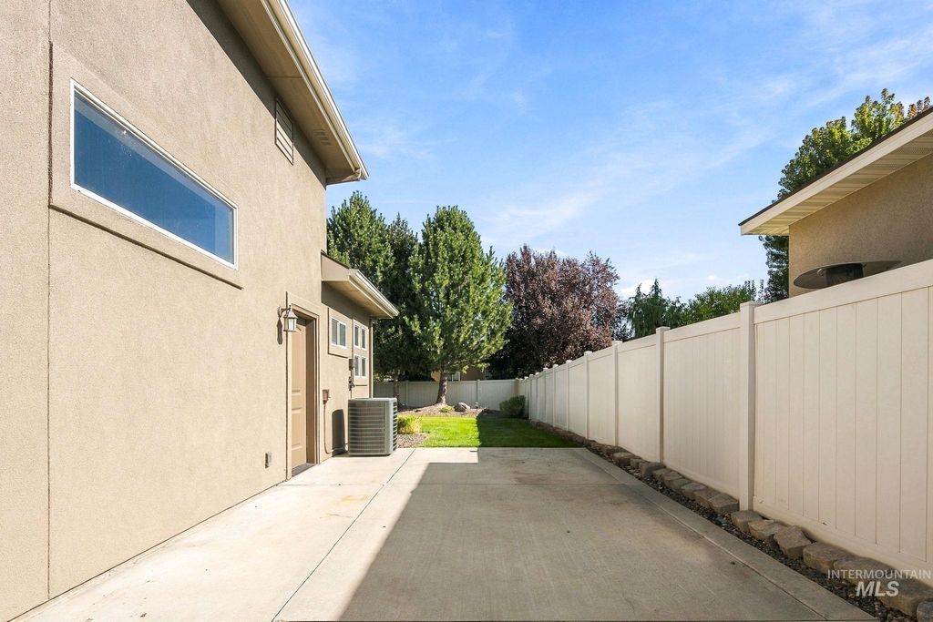 2598 E Granadillo Dr, Meridian, ID 83646 photo 5