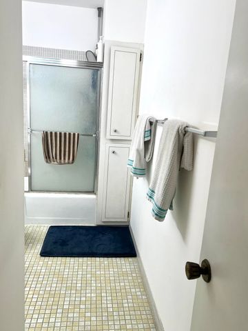 2151 NE 68th Street 227, Fort Lauderdale, FL 33308