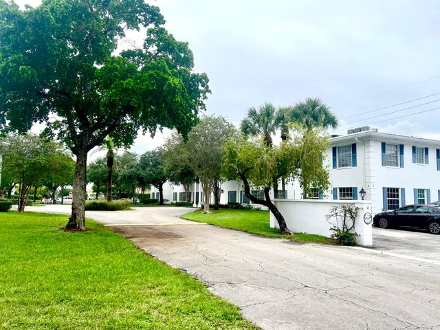 2151 NE 68th Street 227, Fort Lauderdale, FL 33308