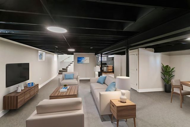 7021 W 64th Street, Chicago, IL 60638