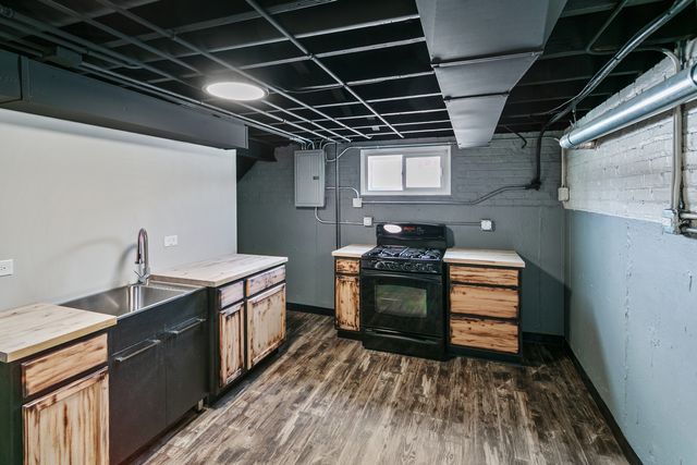 7021 W 64th Street, Chicago, IL 60638