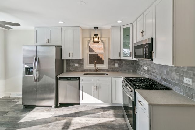 7021 W 64th Street, Chicago, IL 60638