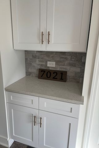 7021 W 64th Street, Chicago, IL 60638