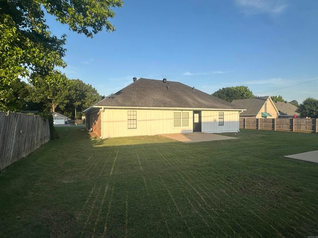 21 Crestwood Drive, Cabot, AR 72023