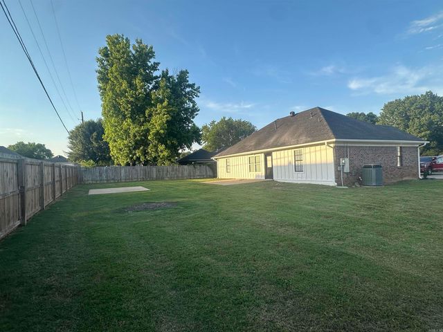 21 Crestwood Drive, Cabot, AR 72023