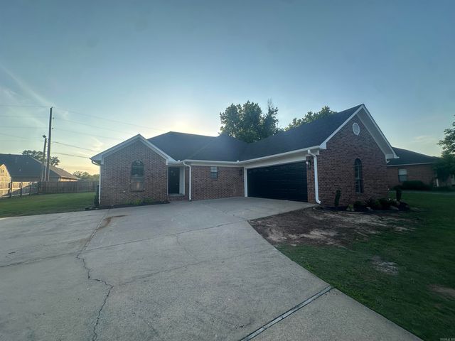 21 Crestwood Drive, Cabot, AR 72023