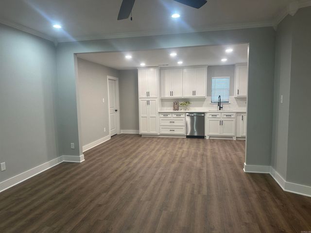 21 Crestwood Drive, Cabot, AR 72023