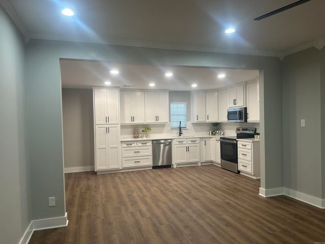 21 Crestwood Drive, Cabot, AR 72023