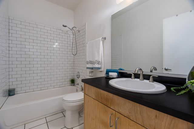 201 Aliso Drive SE APT 9, Albuquerque, NM 87108