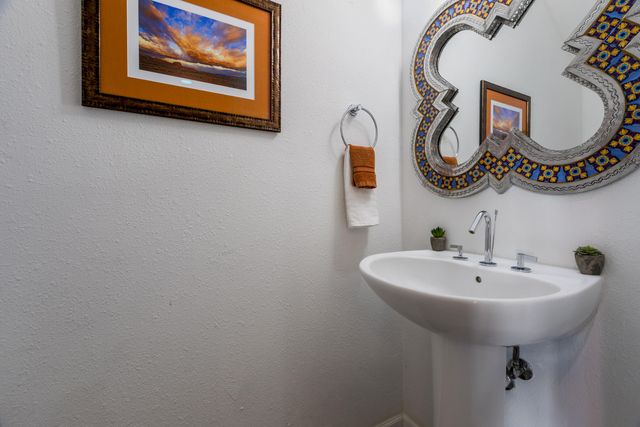 201 Aliso Drive SE APT 9, Albuquerque, NM 87108