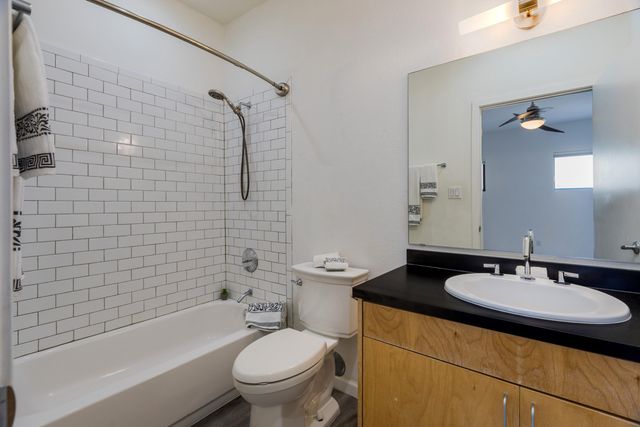 201 Aliso Drive SE APT 9, Albuquerque, NM 87108