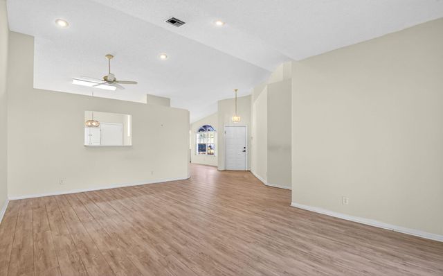 6143 Floral Lakes Drive, Delray Beach, FL 33484