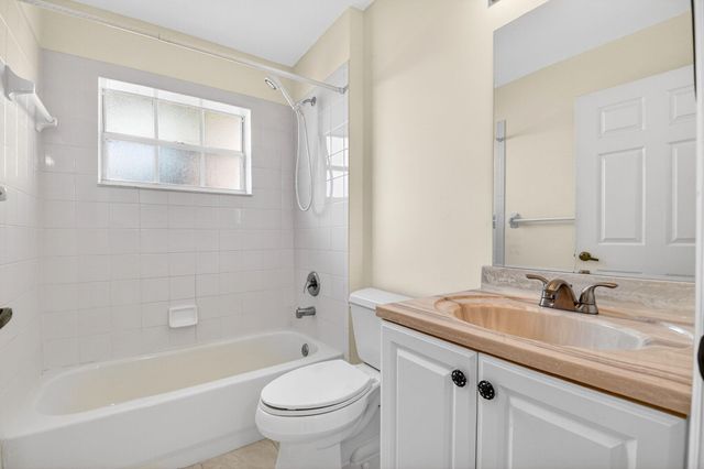 6143 Floral Lakes Drive, Delray Beach, FL 33484