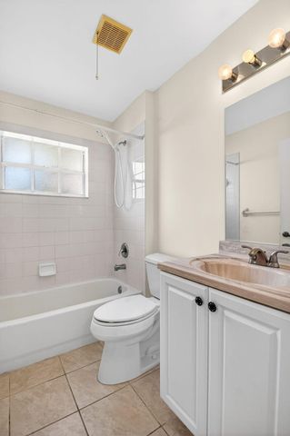 6143 Floral Lakes Drive, Delray Beach, FL 33484