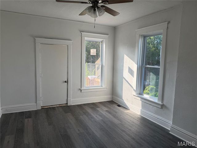 570 Washington Place, East St Louis, IL 62205