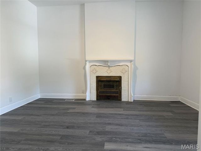 570 Washington Place, East St Louis, IL 62205