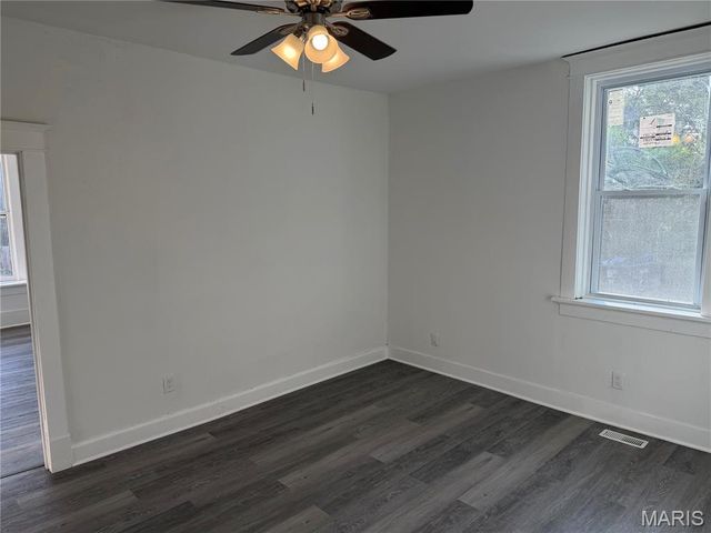 570 Washington Place, East St Louis, IL 62205