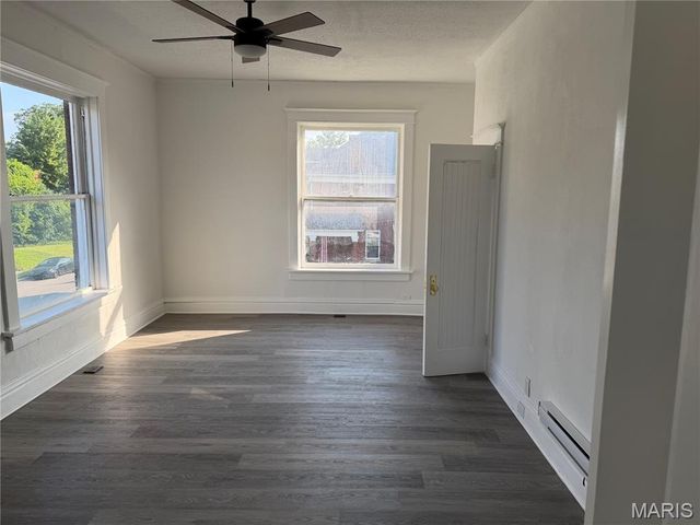 570 Washington Place, East St Louis, IL 62205