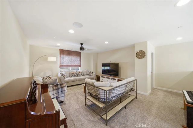 1198 Venice, Mentone, CA 92359