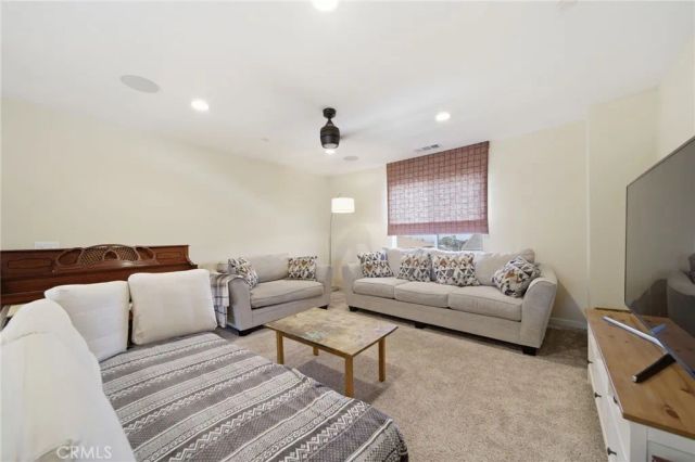 1198 Venice, Mentone, CA 92359